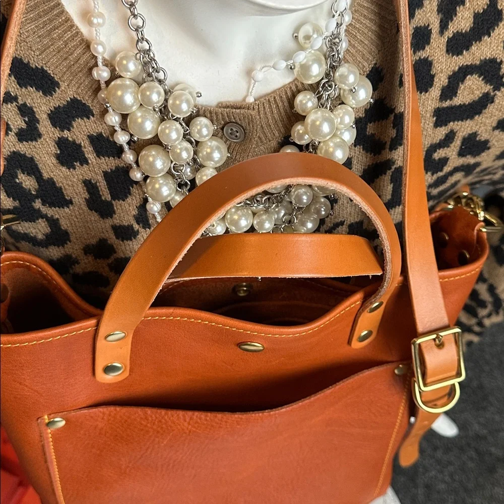Offers? KMM &Co pumpkin bulldog, mini travel tote NEW - Picture 7 of 10